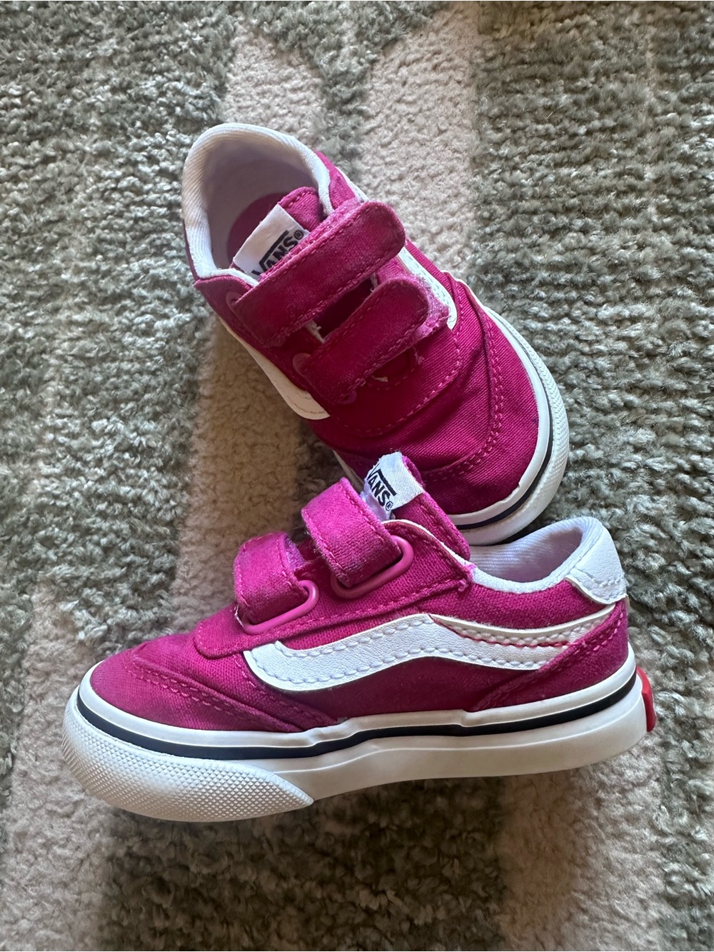 Vans Kids Magenta Velcro Old Skool Sneakers